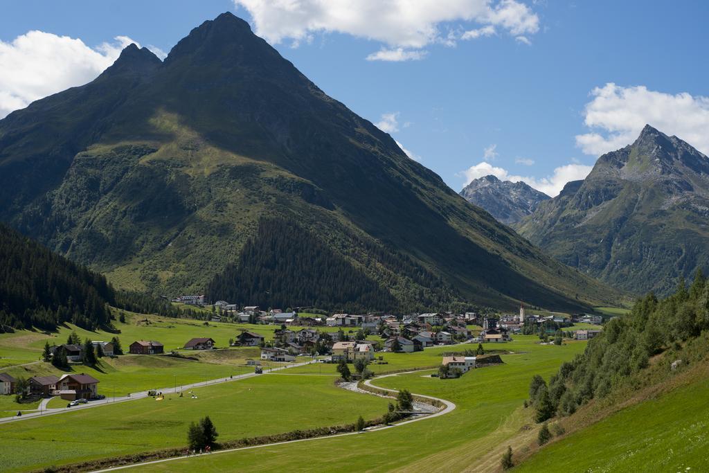 Clubdorf Hotel Alpenrose Galtur Bagian luar foto