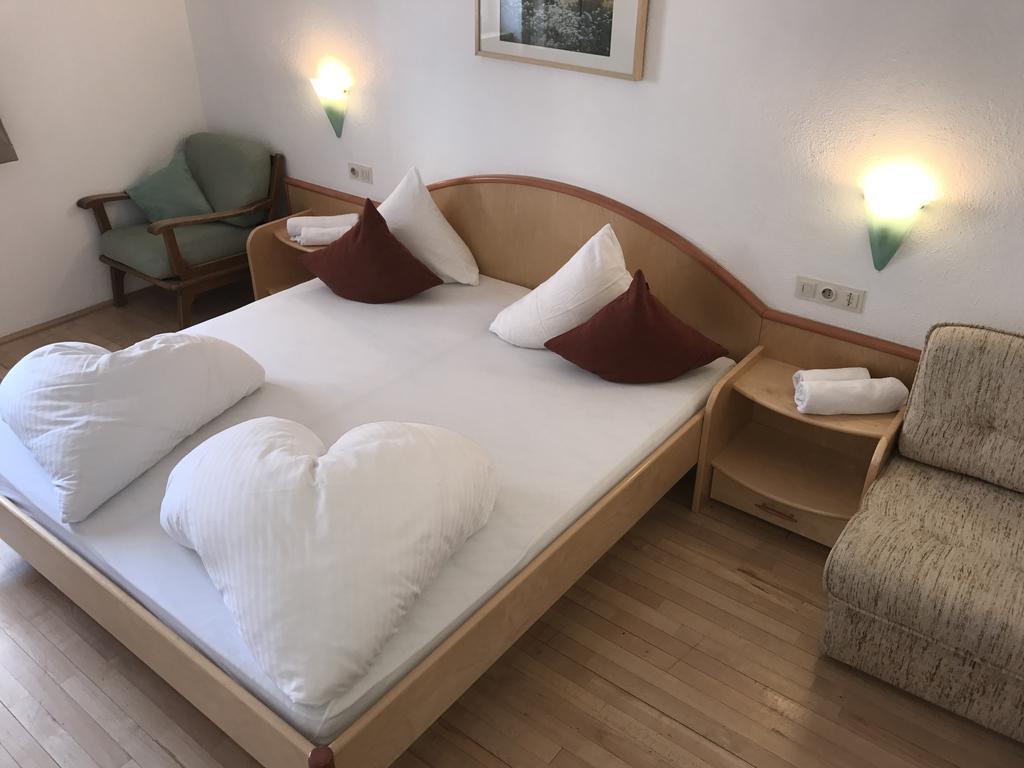 Clubdorf Hotel Alpenrose Galtur Bagian luar foto