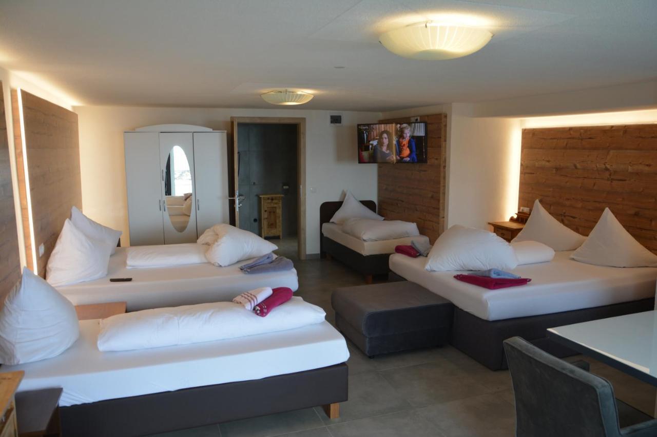 Clubdorf Hotel Alpenrose Galtur Bagian luar foto